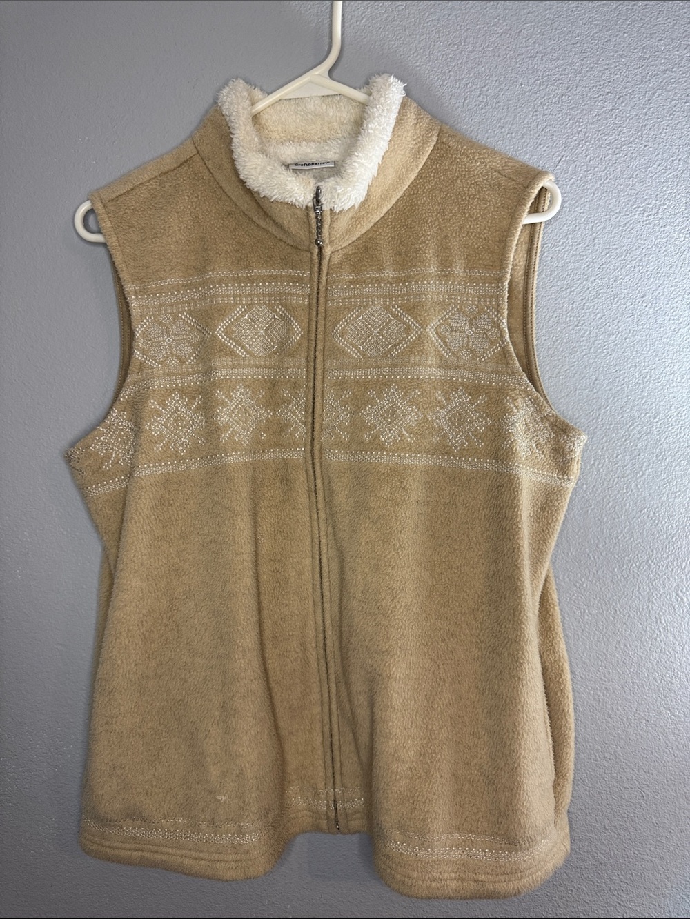 Croft & Barrow fleece vest featuring white embroidered snowflakes, size medium